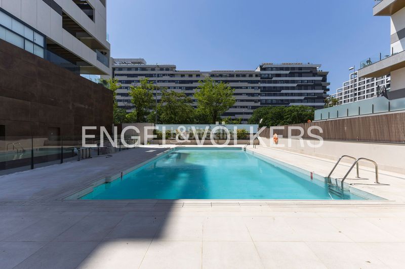 Foto 36bd7927-455c-4ede-b04b-6512e7b0b8ce. Pis amb calefacció aparcament piscina a Valdebebas - Valdefuentes Madrid