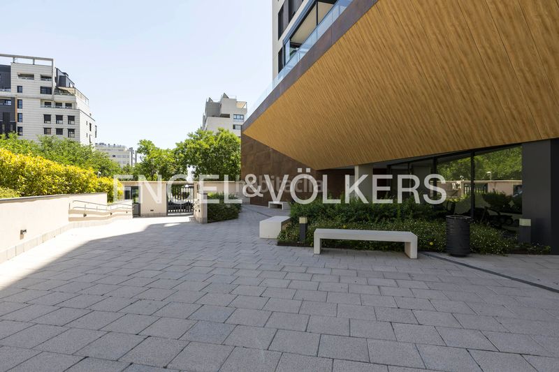 Foto 76b8b16f-bd8c-45a5-9d0d-b7e1c097edfe. Pis amb calefacció aparcament piscina a Valdebebas - Valdefuentes Madrid
