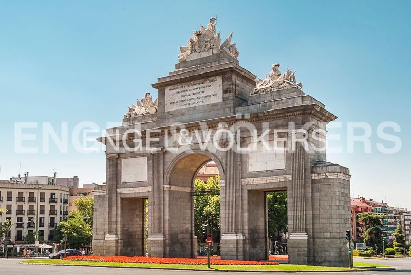 Foto 1e831afd-fa41-422b-9fd4-de0e73bb0f61. Pis amb calefacció a Embajadores-Lavapiés Madrid