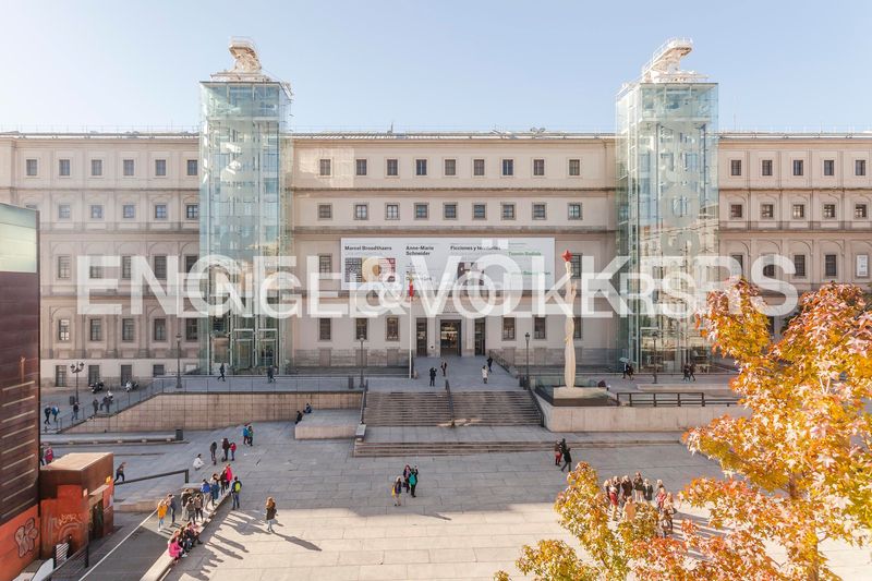 Foto b6f3020c-00d3-4094-a47e-58b3a8a73ce0. Pis amb calefacció a Embajadores-Lavapiés Madrid