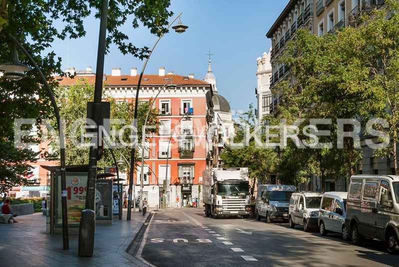 Foto ee4cb2e8-784e-45ea-bd32-721cdae7e24a. Pis amb calefacció a Embajadores-Lavapiés Madrid