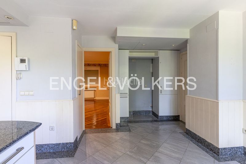 Foto ff938054-6747-4213-8dd7-5fecd20e2a8c. Casa amb calefacció aparcament piscina a urbanización La Moraleja La Moraleja