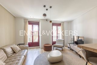 Location Appartement  San vicente ferrer. Piso reformado de diseño con balcones y vestidor en malasaña