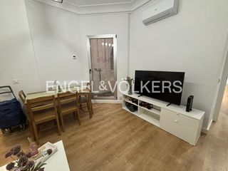 Location Appartement  Alberto aguilera. Piso de 3 habitaciones en calle alberto aguilera ideal para estu
