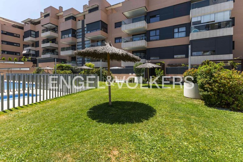 Foto 70cdb252-bc9b-4ab6-ae1c-aaf352aa3897. Pis amb calefacció aparcament piscina a Encinar de los Reyes La Moraleja