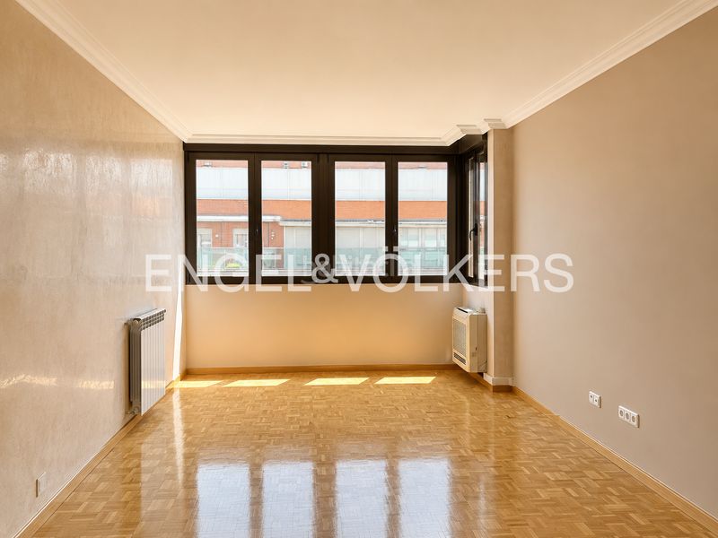 Foto b9551281-8e64-4eae-b00e-3a5fd6e4e9ff. Pis amb calefacció a Estrella Madrid