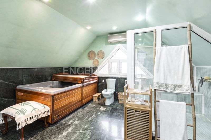Foto 7606f9a5-0286-438f-b99e-20150635744a. Casa amb calefacció aparcament piscina a Salvador Madrid