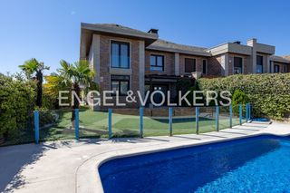Casa adossada a Los Satélites-Roza Martín. Exclusivo chalet en roza martín.