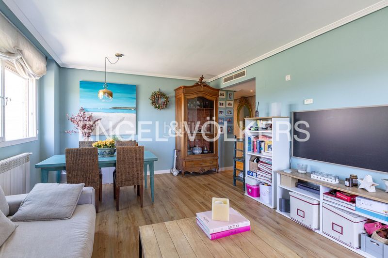 Foto c9071f19-8963-4540-bea2-ae6e12fe1782. Pis amb calefacció aparcament piscina a Valdemarín Madrid