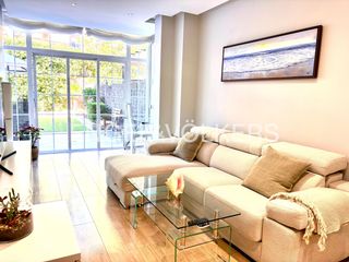 Apartament  Calle santolina. Bajo con jardin único en el cantizal