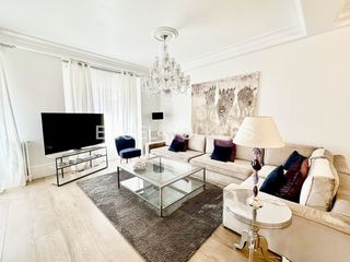 Lloguer Pis  Villanueva. Magnífico piso de diseño junto al retiro con garaje.