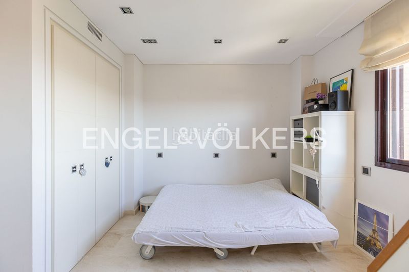 Foto bd737649-ff7a-4940-bc40-0ea230e7c39d. Àtic amb calefacció aparcament piscina a Conde Orgaz - Piovera Madrid