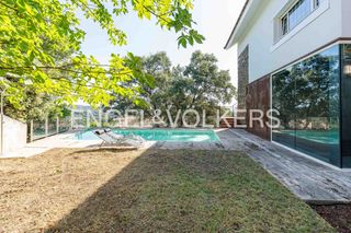 Casa a Pino Alto-Navarredonda. Chalet independiente con vistas panorámicas en valdemorillo