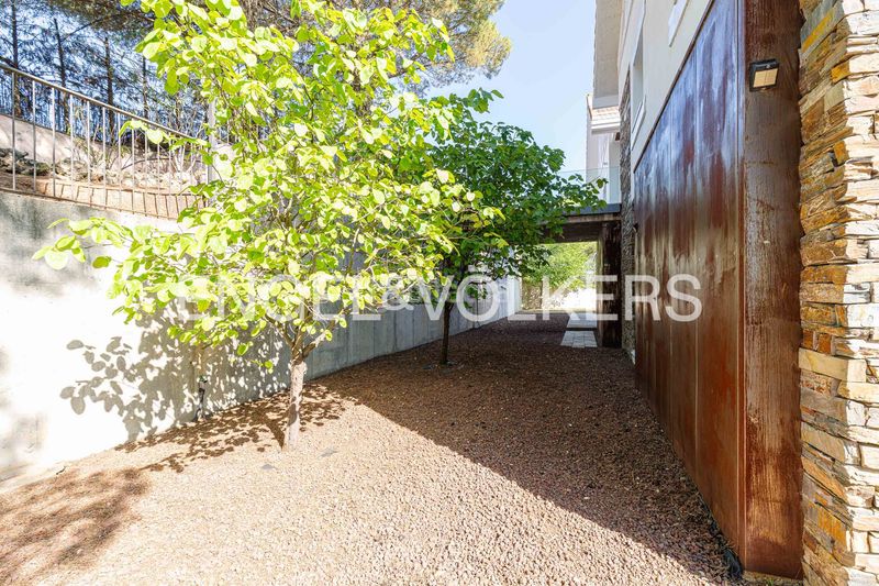 Foto 6375c613-21cb-41ba-b6dd-10ab18a72a37. Casa amb calefacció aparcament piscina a Pino Alto-Navarredonda Valdemorillo