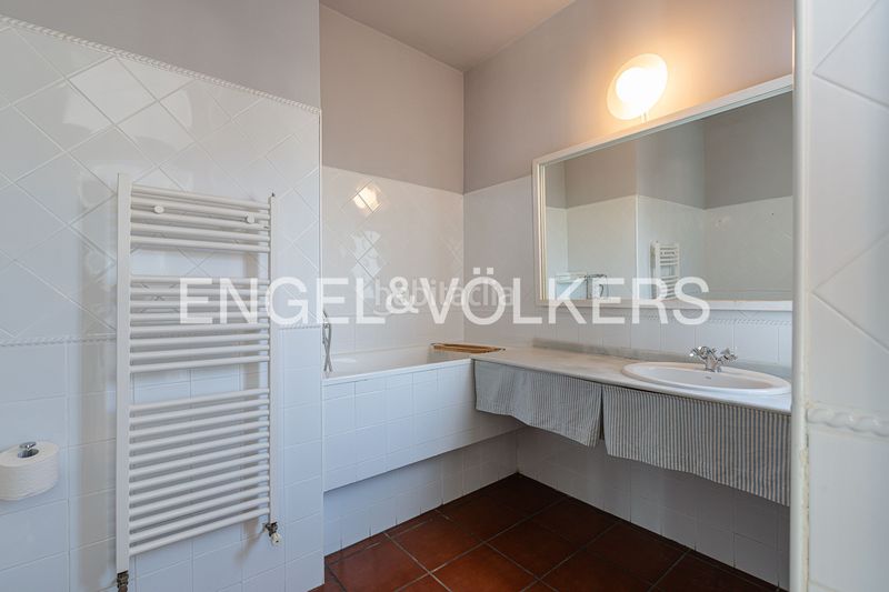 Foto 8c0a32e0-bc64-4b2d-96d6-e5435f6210fb. Casa amb calefacció aparcament piscina a Pino Alto-Navarredonda Valdemorillo