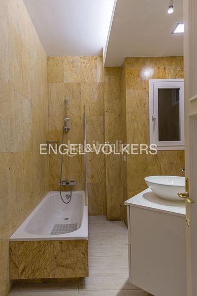Foto 0ef8fa2c-86ba-47c1-bf66-fe0d9caaabcf. Pis amb calefacció a Vallehermoso Madrid