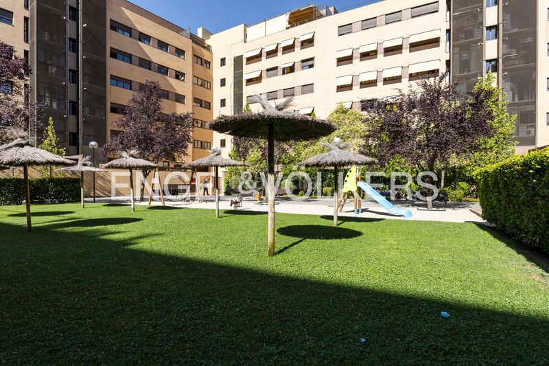 Foto ae2af6b1-7f71-4c67-a3d4-70e887f3099d. Planta baixa amb calefacció aparcament piscina a Madrid