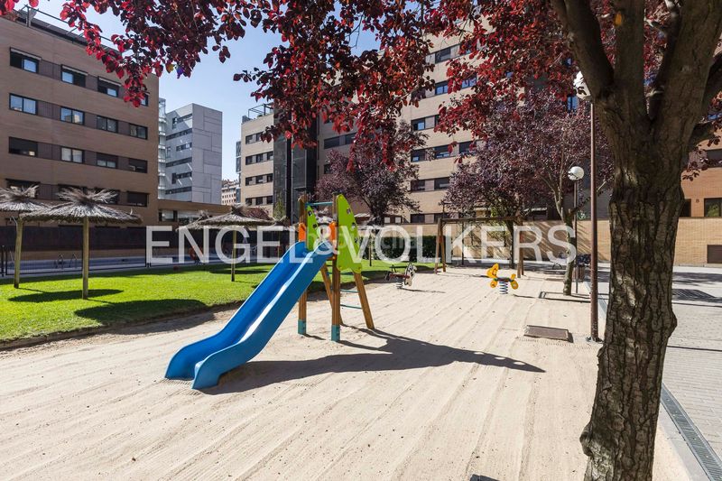 Foto d0ca38e2-a071-40cc-92af-5e584b0e0587. Planta baixa amb calefacció aparcament piscina a Madrid