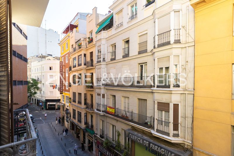 Foto b7004986-cd8c-4ff5-8a32-2c81d4c4f6da. Pis amb calefacció a Sol Madrid