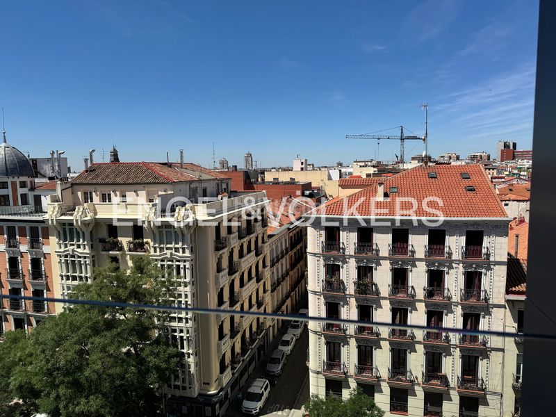Foto 4d8214f1-8c8a-4709-863b-751e1d17457f. Àtic amb calefacció aparcament piscina a Almagro Madrid