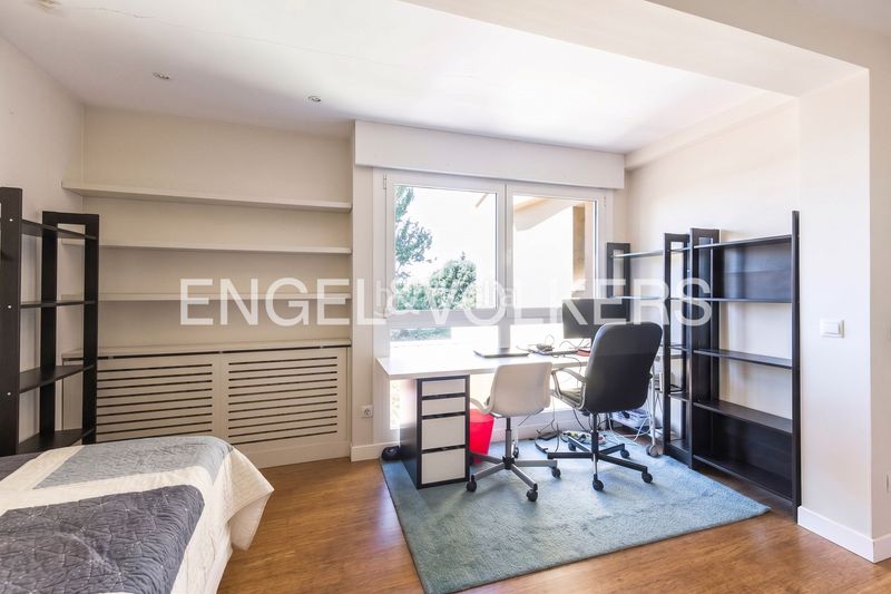 Foto a64a2e35-bc4d-4a8b-b40e-27c6e228d0f2. Casa amb calefacció aparcament a Encinar de los Reyes La Moraleja
