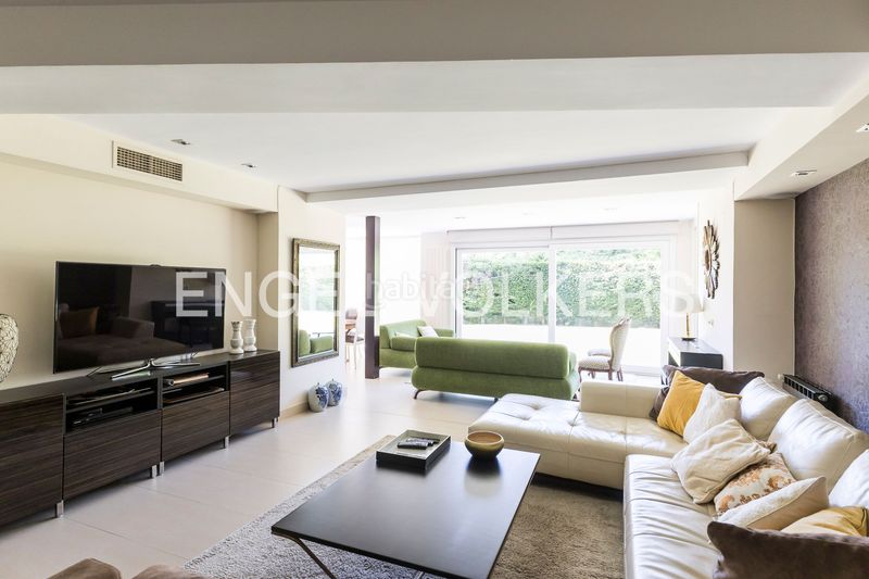 Foto b378ddff-57b6-4f73-b793-888f0330a7e7. Casa amb calefacció aparcament a Encinar de los Reyes La Moraleja