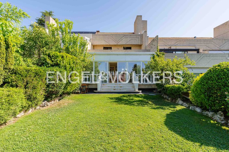 Foto 1988441b-c220-4c3d-93e7-2ae6025ccf45. Casa amb calefacció aparcament a Valdepastores-Las Encinas Boadilla del Monte