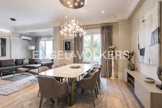 Flat in Ibiza. Exclusiva vivienda de alta representatividad junto al parque del