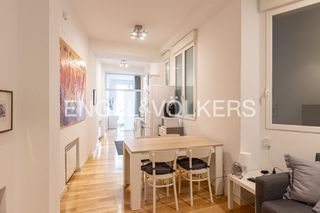 Flat in Palacio. Oportunidad de inversión con patio en centro histórico de palaci