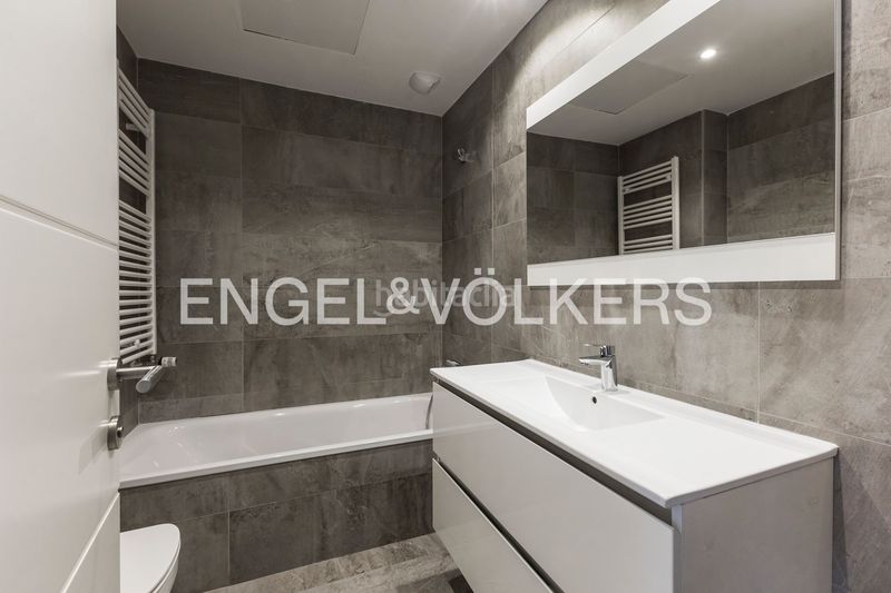 Foto a63fe025-0067-439d-a19c-3ea1c9bb1a2a. Casa adossada amb calefacció aparcament piscina a San Agustín de Guadalix