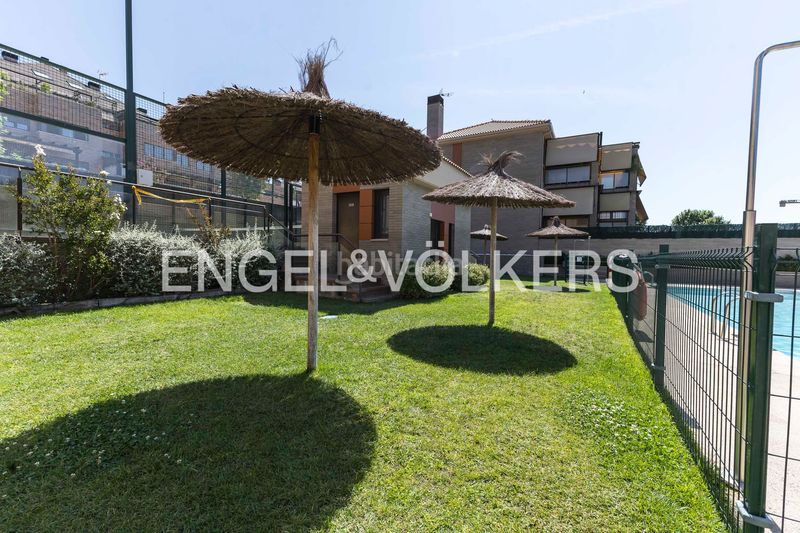 Foto e99f1b4a-d441-4276-b32d-148c4741cb3b. Casa adossada amb calefacció aparcament piscina a San Agustín de Guadalix
