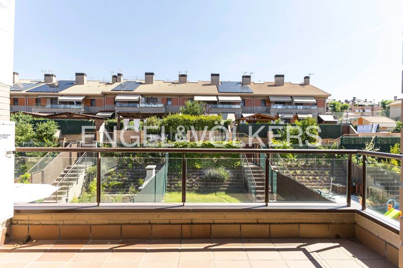 Foto ee775722-ca3e-4f9e-b6ac-ab1438908cc4. Casa adossada amb calefacció aparcament piscina a San Agustín de Guadalix