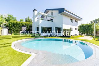 Casa a Guadarrama. Espectalar villa para los amantes del diseño y del interiorismo