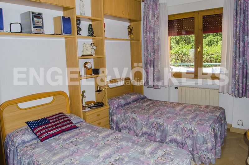 Foto 7614181d-6ed4-4173-bb6a-f2b463385ea0. Casa amb calefacció aparcament piscina a Centro-Manguilla Escorial (El)