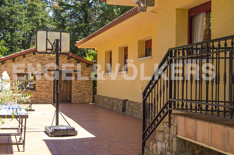 Foto 84198263-b6ab-4c26-b445-39e382ee9823. Casa amb calefacció aparcament piscina a Centro-Manguilla Escorial (El)