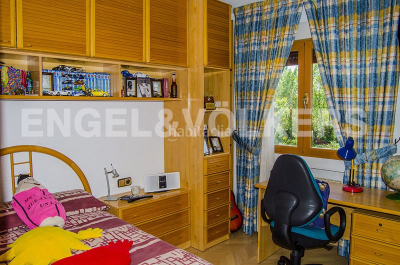 Foto e64a3315-88d1-4450-9039-a3e989245879. Casa amb calefacció aparcament piscina a Centro-Manguilla Escorial (El)