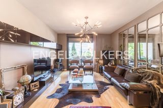 Appartamento in Rejas. Estupendo piso con terraza y piscina en san blas canillejas