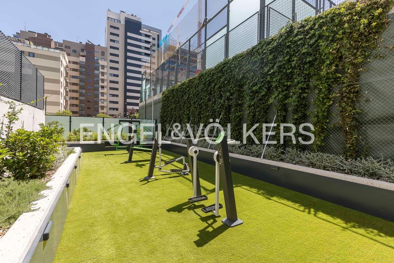 Foto e5b72eee-fea3-4e7a-90c1-6d9cb47b80fb. Pis amb calefacció aparcament piscina a Valdebebas - Valdefuentes Madrid