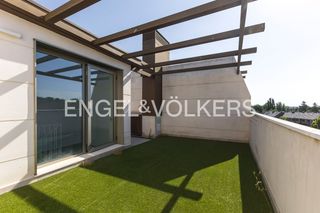 Haus in Soto de Viñuelas. Espectacular chalet de diseño con efecto wow, solárium gourmet y