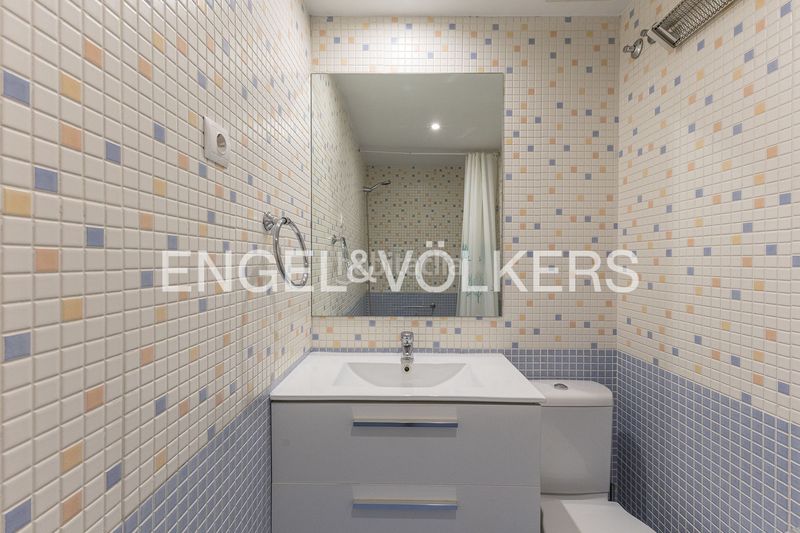 Foto a4a74b74-7729-450d-b4d8-2ef6895348a1. Pis amb calefacció aparcament piscina a Rejas Madrid