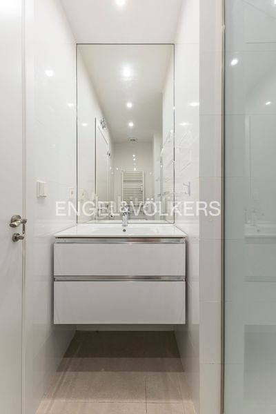 Foto a148fa86-6f05-40b5-bb4b-5a8726c8e55d. Apartament amb calefacció a Hispanoamérica-Bernabéu Madrid