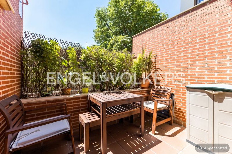 Foto 1009b827-ee99-4fde-bc7b-28ea84a1292e. Planta baixa amb calefacció aparcament piscina a Madrid