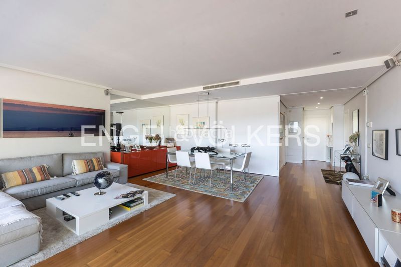 Foto 13b7d7a7-d776-453a-9744-b24b00886bf4. Planta baixa amb calefacció aparcament piscina a Madrid