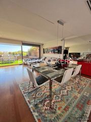 Appartement à Valdemarín. Acogedor bajo con jardín en valdemarin
