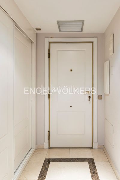Foto 4bebd478-821a-41c1-8b6b-bd12e6302228. Pis amb calefacció aparcament a Gaztambide Madrid