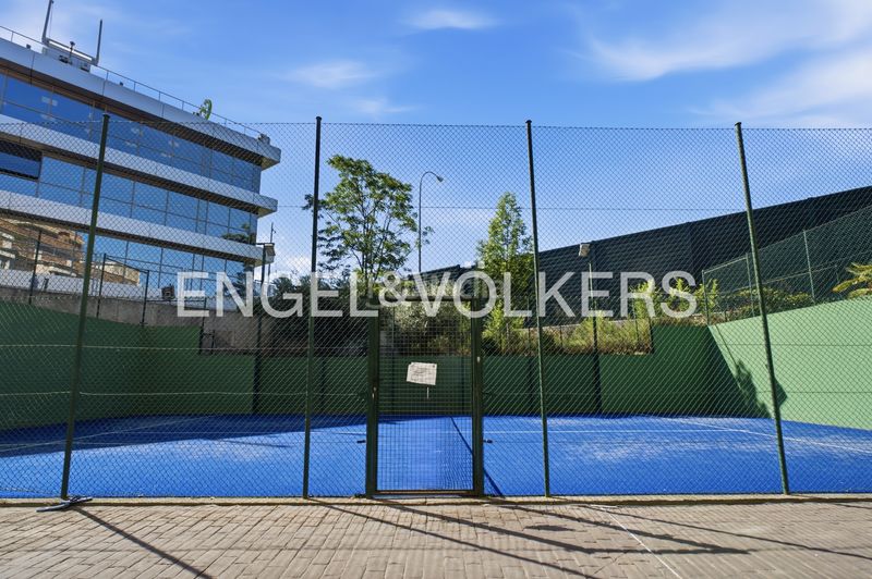 Foto ab8b35b2-9b0e-4dbe-b1f1-0b411dd5c089. Pis amb calefacció aparcament piscina a Valdemarín Madrid