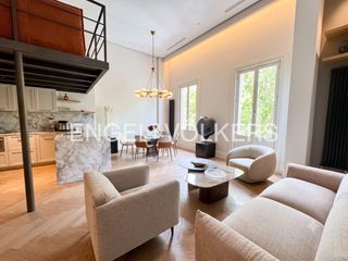 Etagenwohnung  Calle de caracas. Estupenda propiedad en almagro con techos de mas de 4m de altura