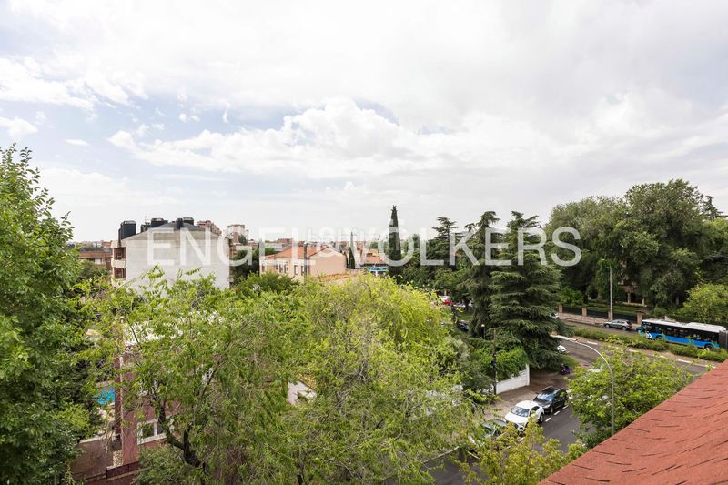 Foto be2fe964-fd77-4545-8ae9-9b2a558ac38d. Àtic amb calefacció aparcament piscina a Concepción Madrid