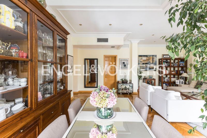 Foto f6fa4e37-528e-435d-8219-f4d570a912e3. Àtic amb calefacció aparcament piscina a Concepción Madrid