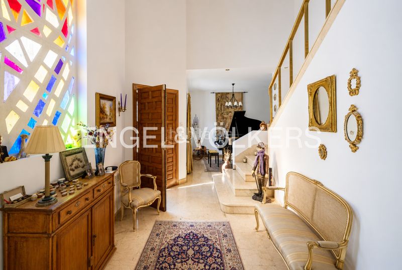 Foto 4c741bf7-cc3a-43f7-8457-f36e3a2ffb5f. Casa amb calefacció aparcament piscina a Conde Orgaz - Piovera Madrid